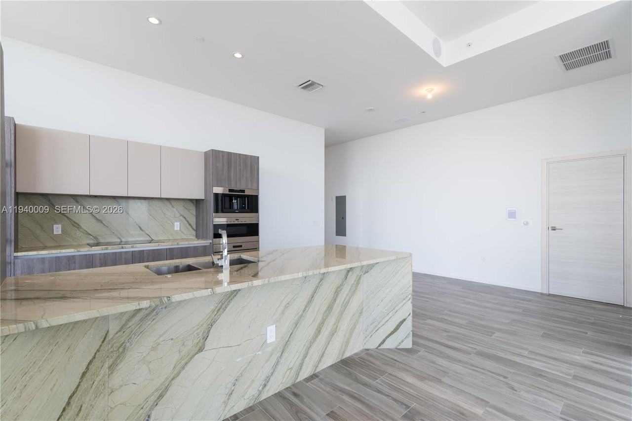 SW 9th St & S Miami Ave - Photo 3 of 18