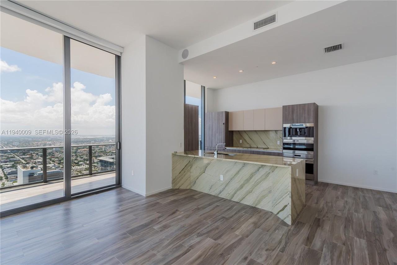 SW 9th St & S Miami Ave - Photo 5 of 18