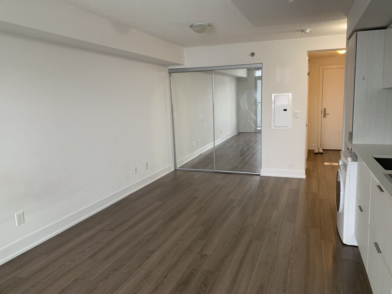 318 Richmond St W - Photo 7 of 7