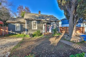 featured image of 35 Oak Ave