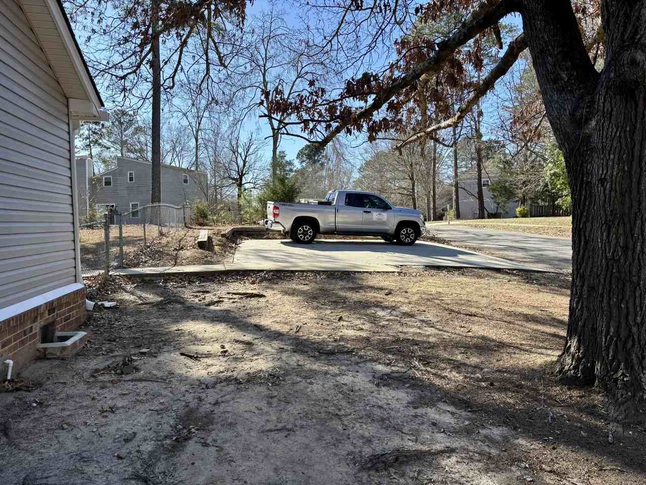 1136 Chadford Rd - Photo 2 of 34