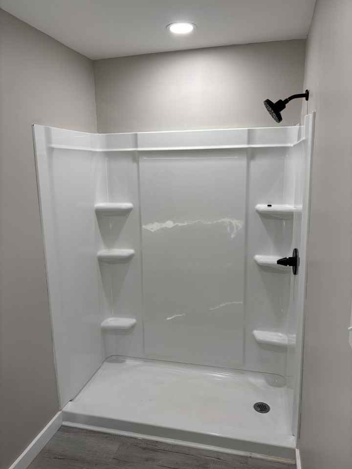 1136 Chadford Rd - Photo 5 of 34