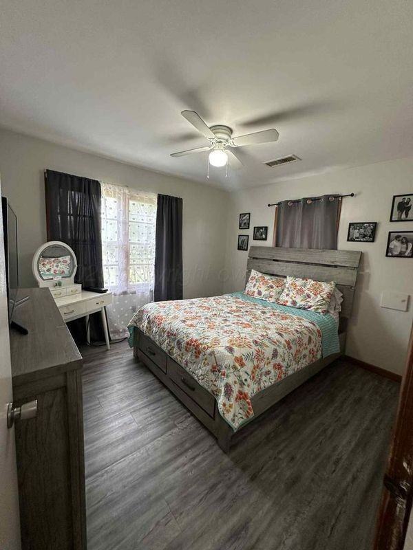 4638 S Bonham St - Photo 4 of 7