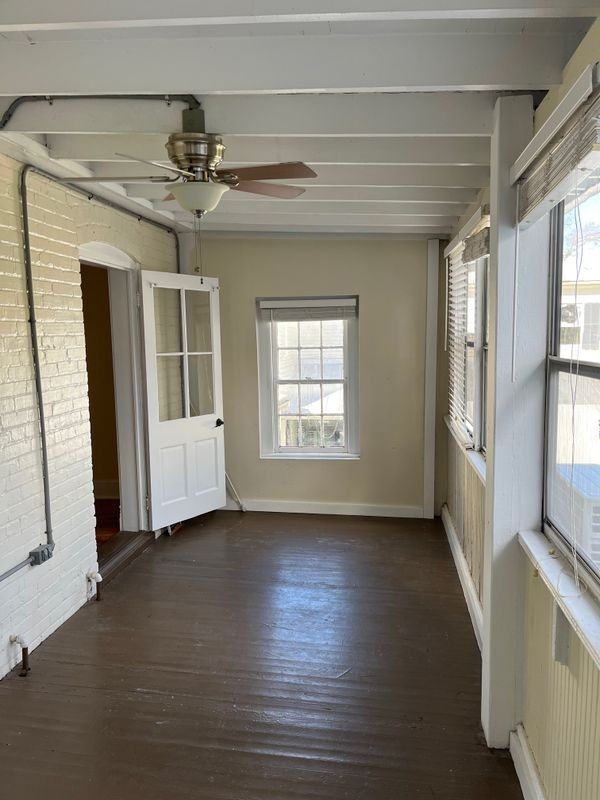 619 Caroline St - Photo 6 of 10