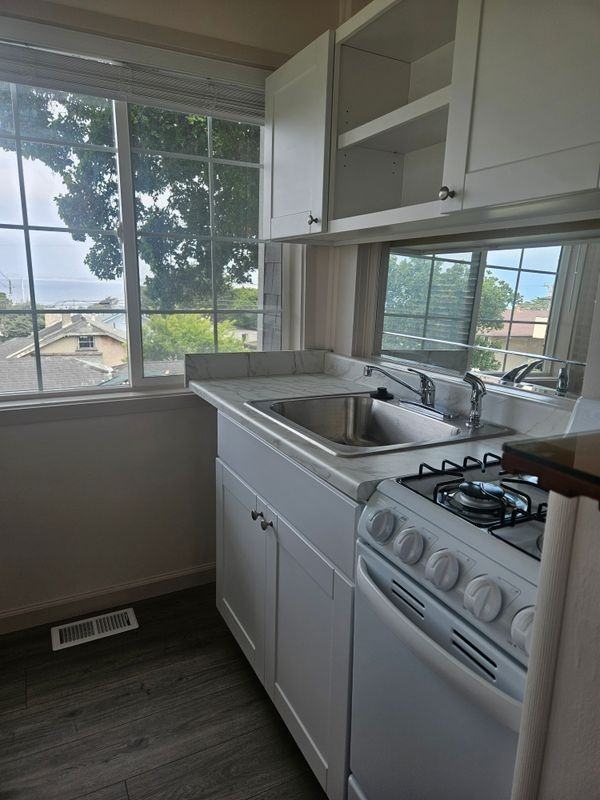 561 David Ave - Photo 2 of 12