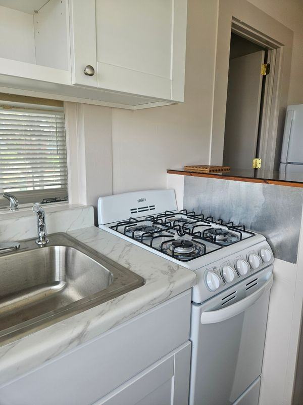 561 David Ave - Photo 3 of 12