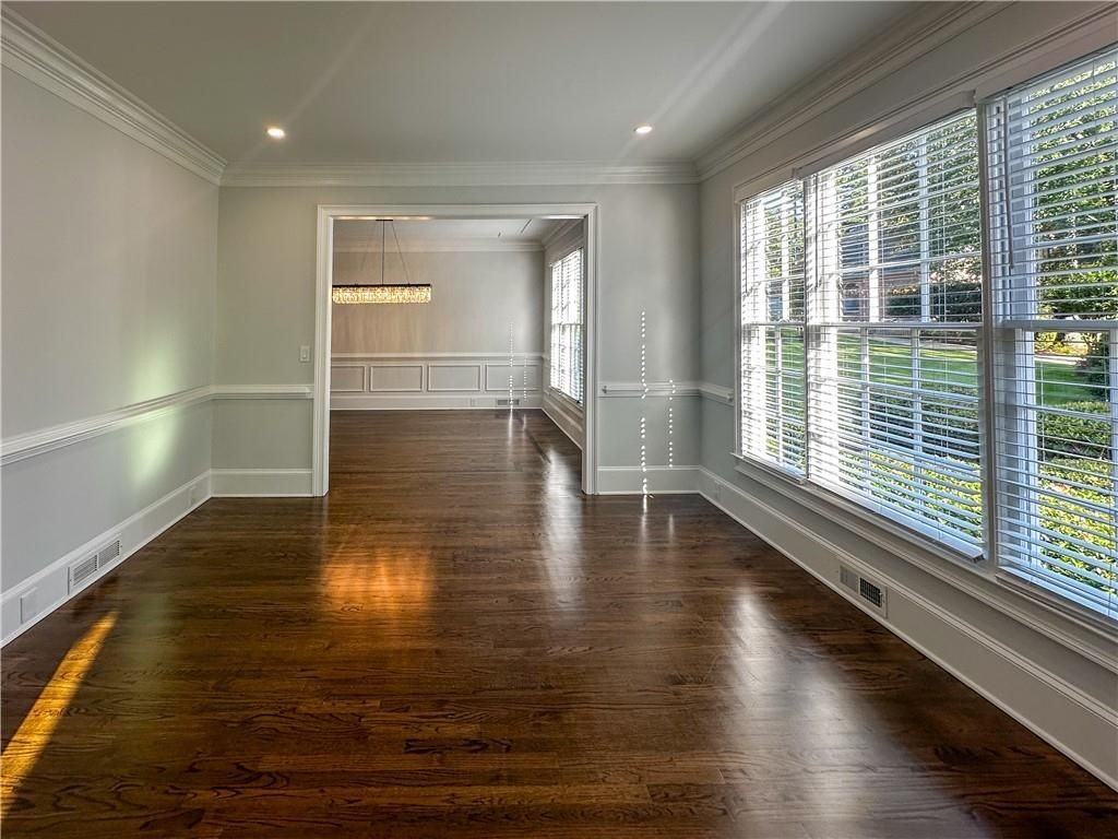 2660 Coachmans Cir - Photo 3 of 49