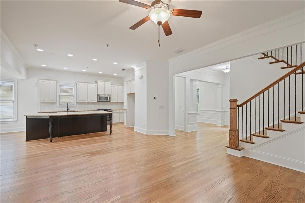 232 Hunt St Ne - Photo 7 of 29