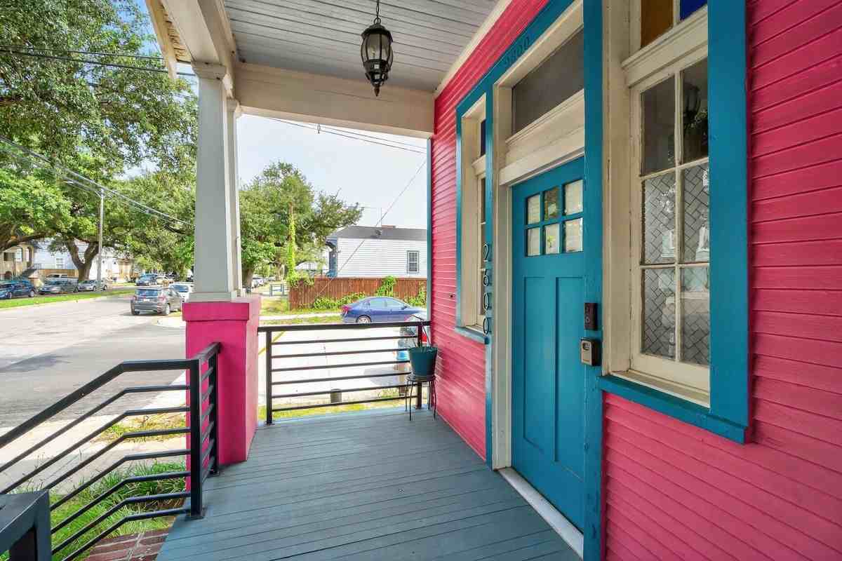 2600 Banks St - Photo 2 of 11