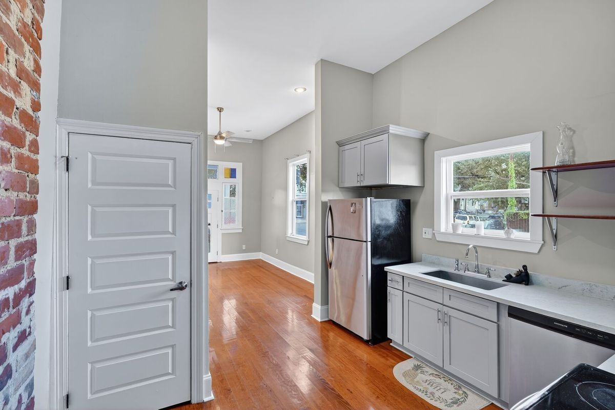 2600 Banks St - Photo 6 of 11