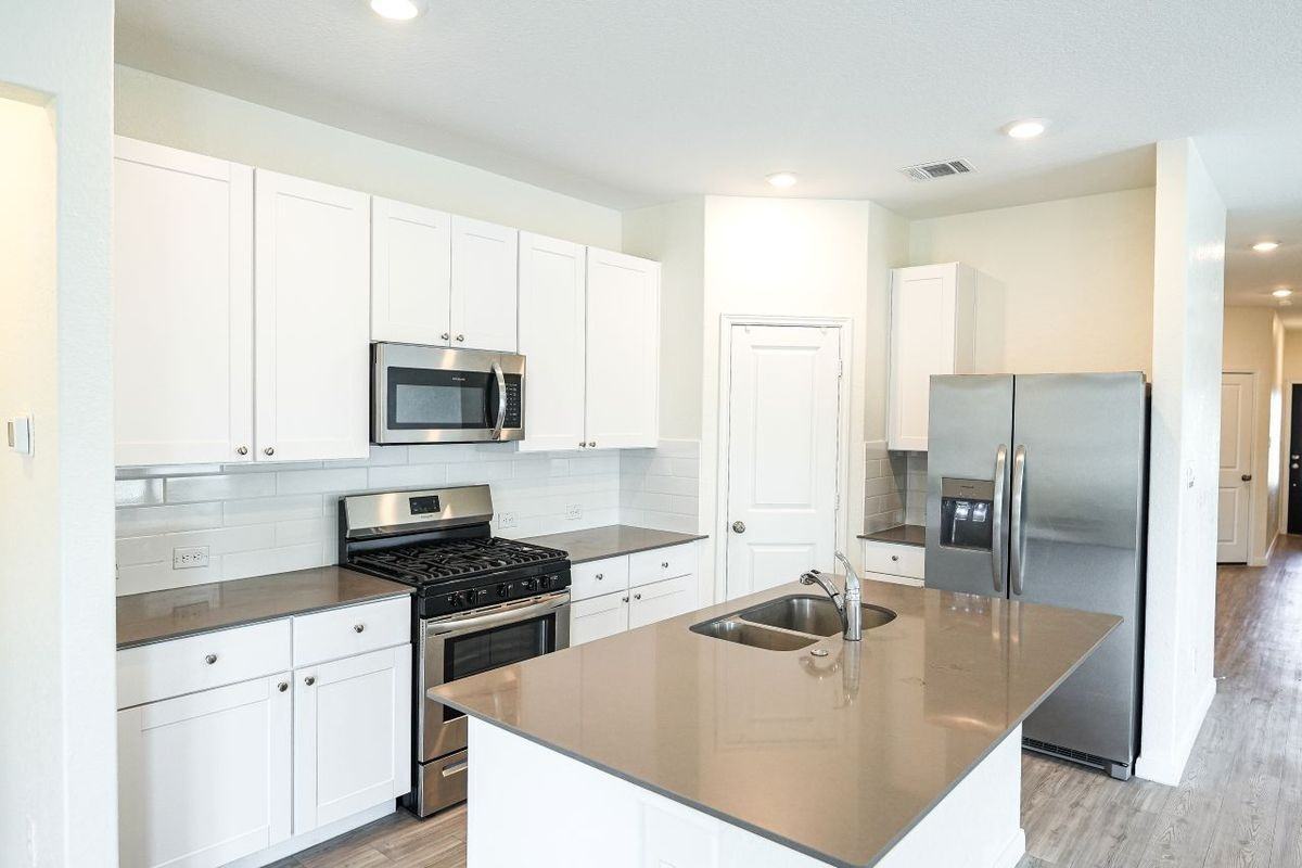 9134 James Bowie - Photo 3 of 21