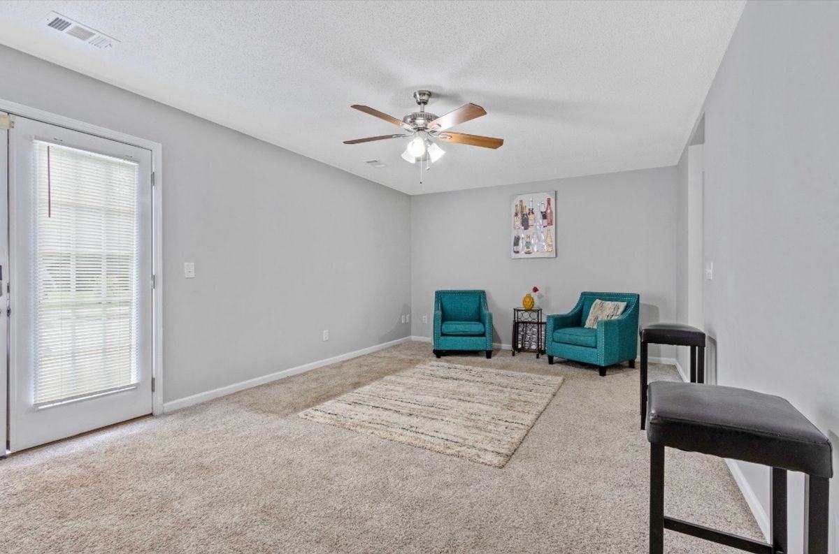 10 Dixon St ##B - Photo 3 of 13