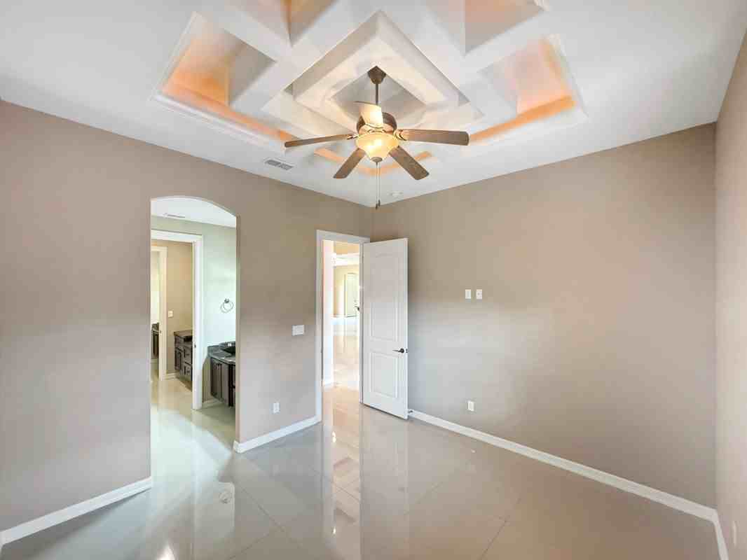 1909 N 45th St - Photo 3 of 23