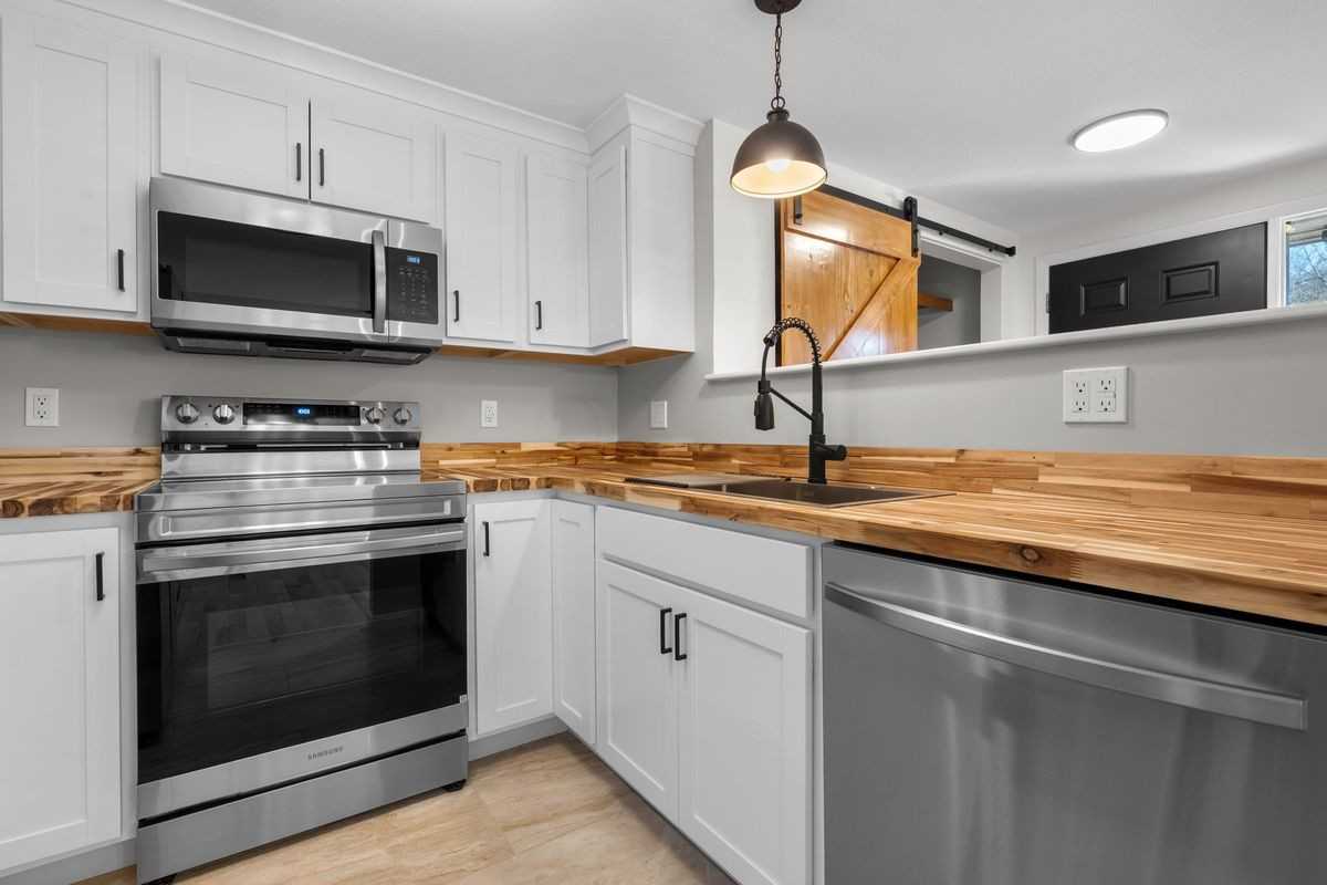 2 Rockingham Ct - Photo 3 of 37