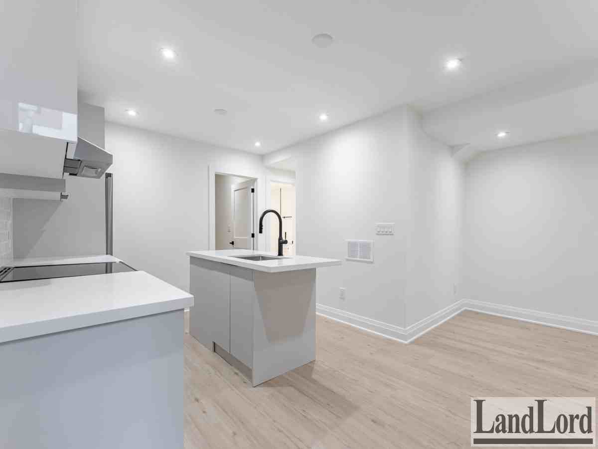 630 Brock Ave - Photo 2 of 22