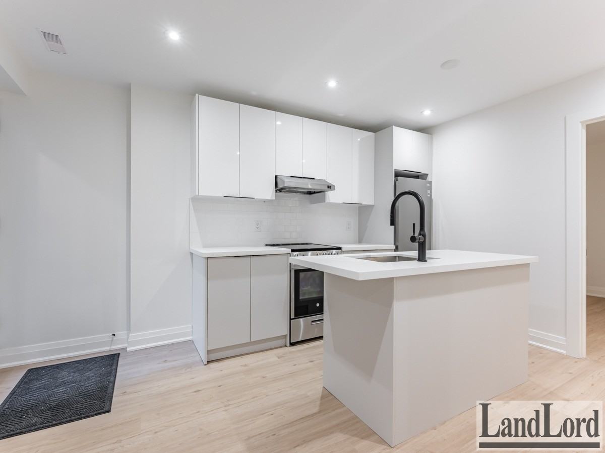 630 Brock Ave - Photo 3 of 22