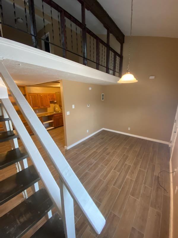 3843 Glenda (13-16) - Photo 3 of 11