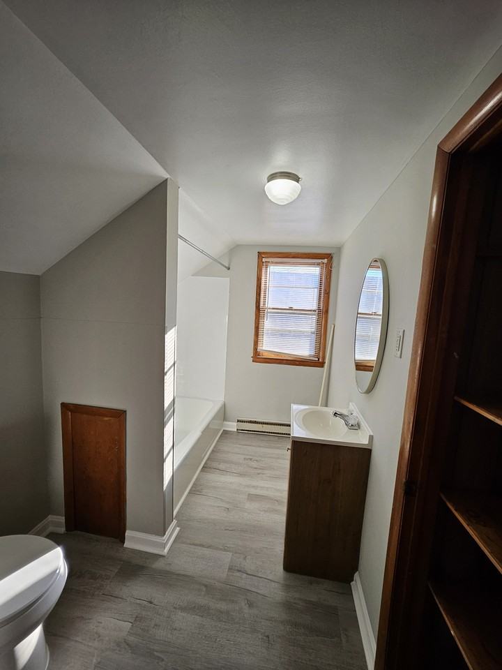 321 W. Main St. - Photo 7 of 34