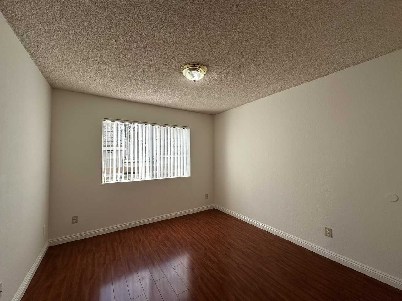 1110 Wilson - Photo 5 of 10