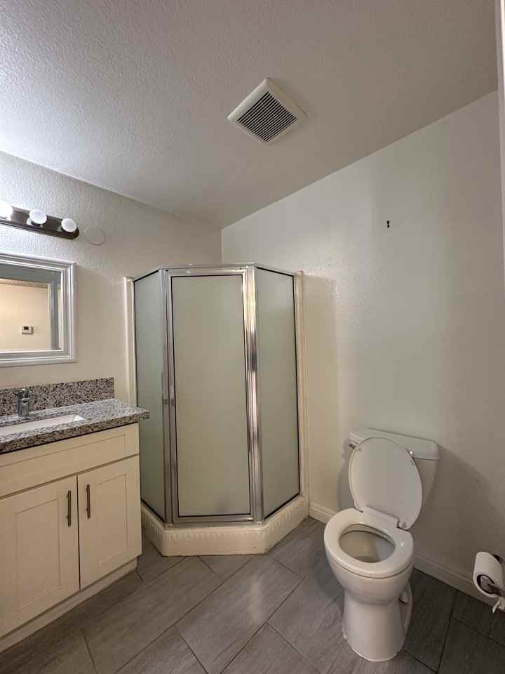 1110 Wilson - Photo 6 of 10