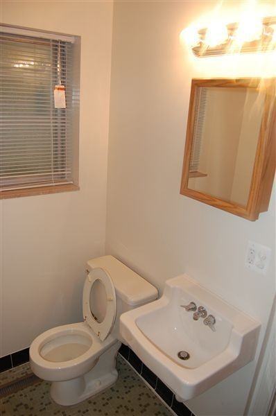 2053 Abbott - Photo 4 of 11