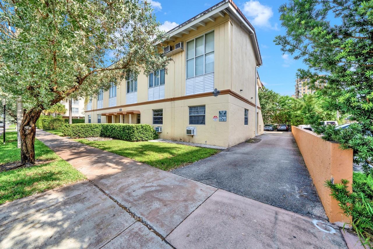 134 Salamanca Ave. - Photo 4 of 30