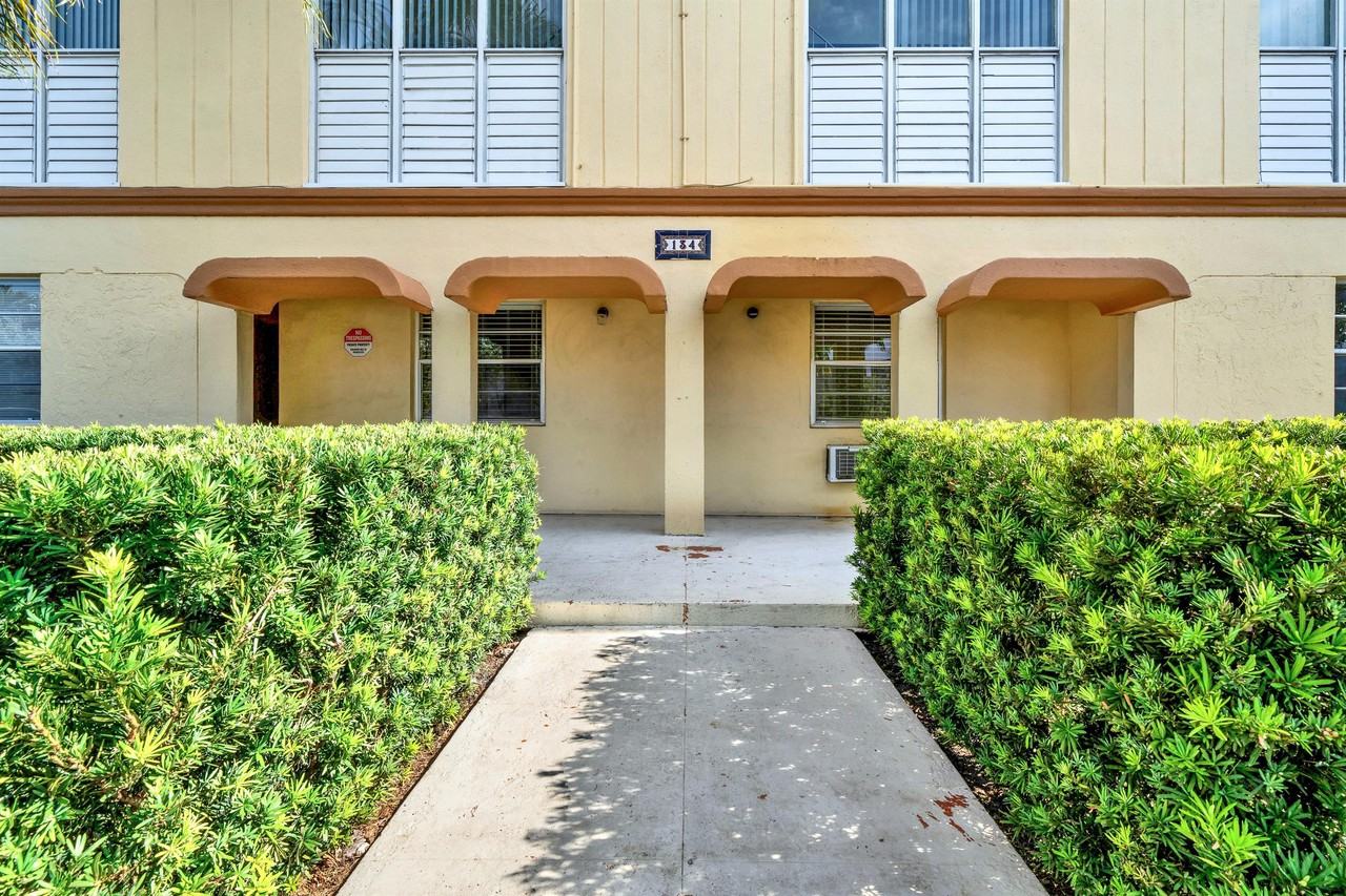 134 Salamanca Ave. - Photo 5 of 30