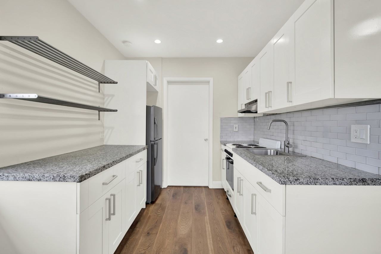 4 Sidonia Ave. - Photo 4 of 13