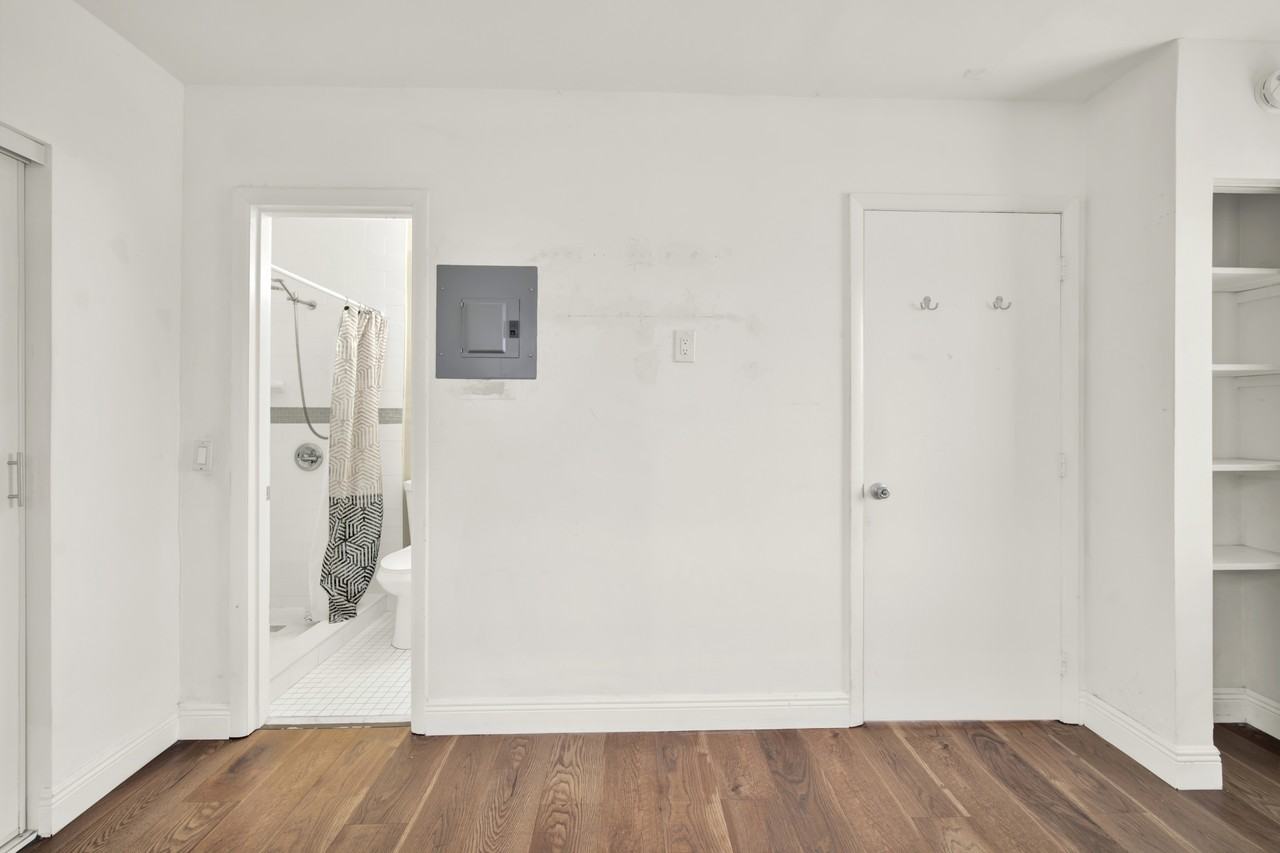 4 Sidonia Ave. - Photo 7 of 13