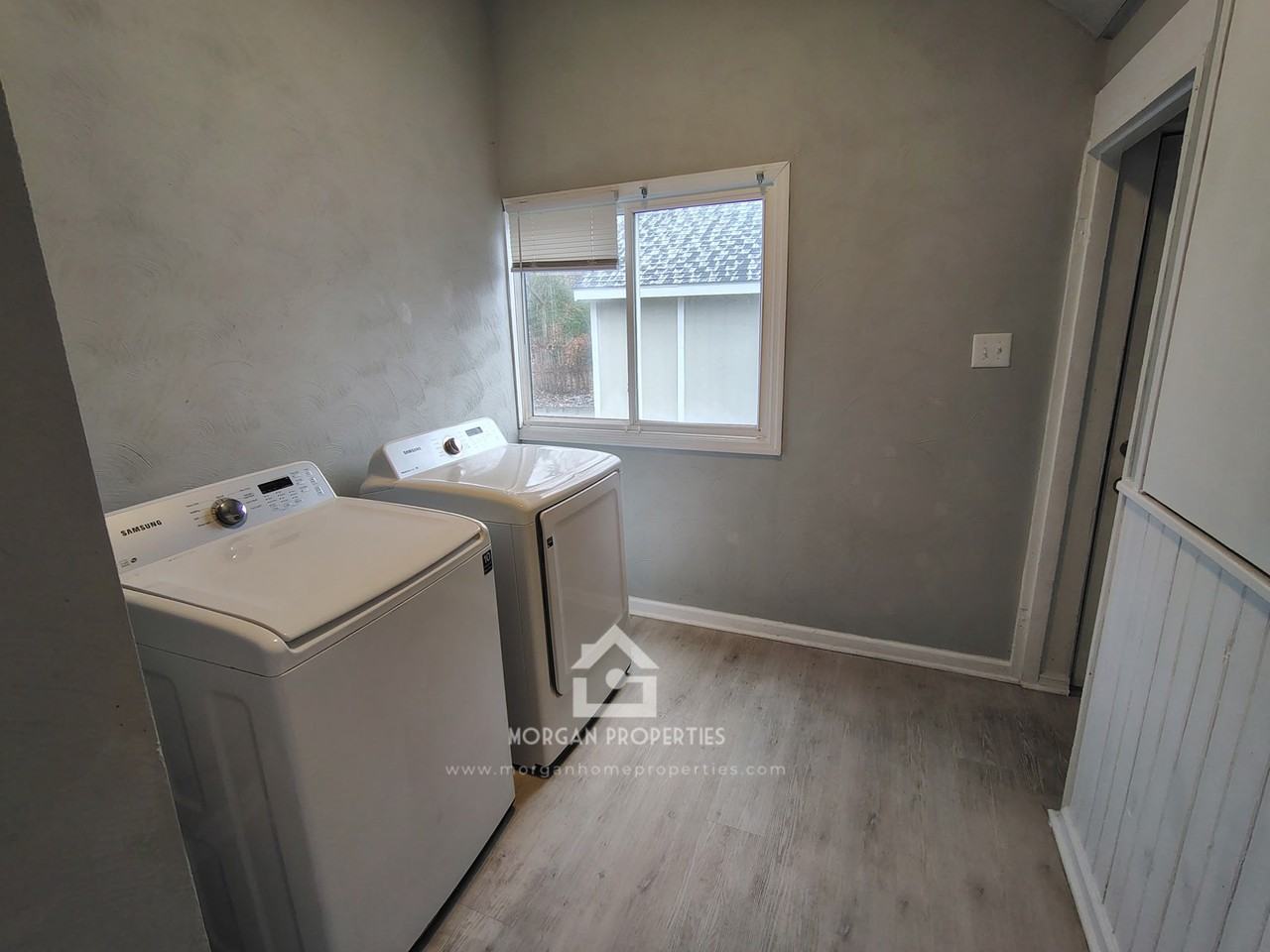 725 W 8TH ST - Photo 6 of 9