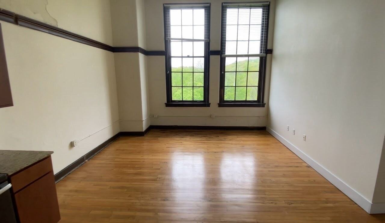 Kirby School - Photo 4 of 11