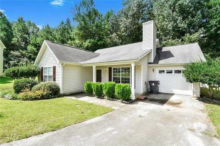 8141 Hynds Springs Ln - Photo 2 of 26