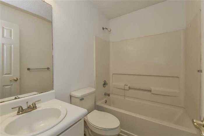 8141 Hynds Springs Ln - Photo 6 of 26