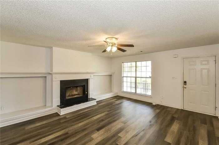 8141 Hynds Springs Ln - Photo 7 of 26