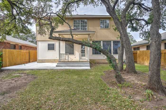 807 Settlement St - Photo 4 of 28