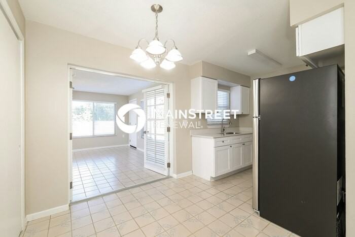 4243 Cynthia St - Photo 5 of 16