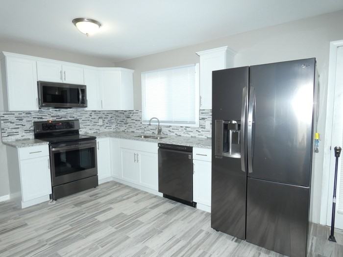 4700 N Bristol Ave - Photo 6 of 23