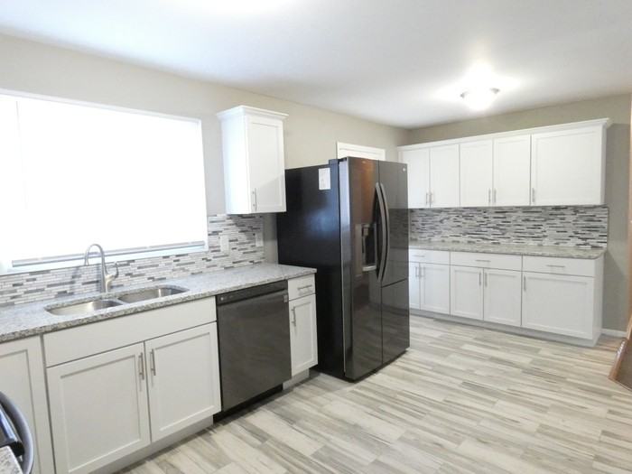 4700 N Bristol Ave - Photo 7 of 23