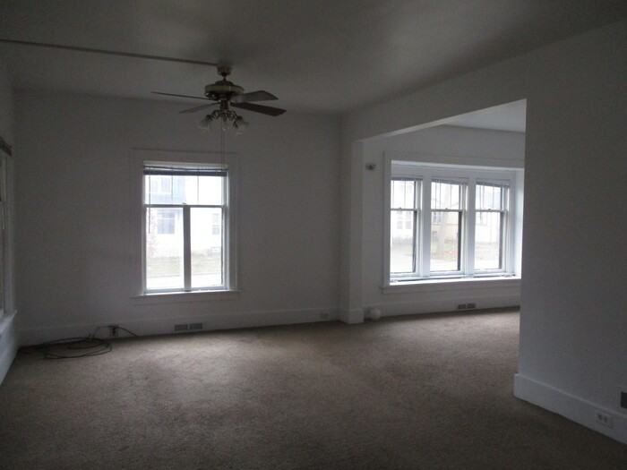 703 Forest St - Photo 4 of 12