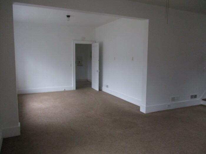 703 Forest St - Photo 5 of 12