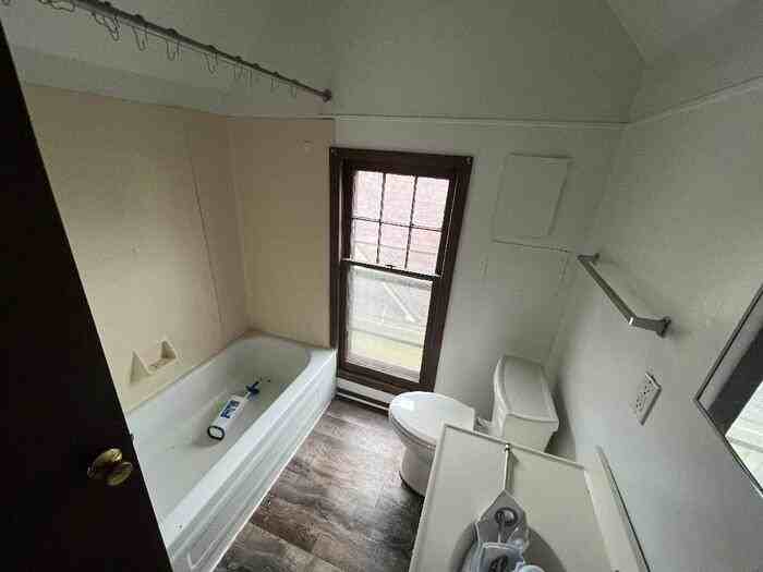 720 S Park St #4 - Photo 7 of 11