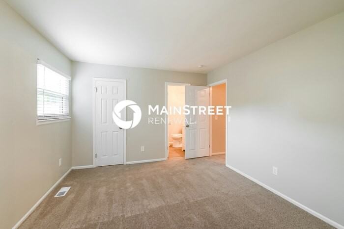 405 Woodlake Dr - Photo 7 of 17