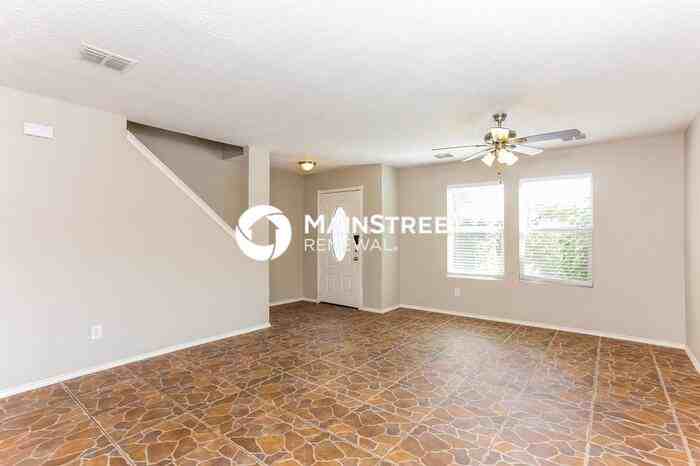 3011 Clemente Dr - Photo 2 of 17