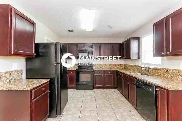 3011 Clemente Dr - Photo 5 of 17