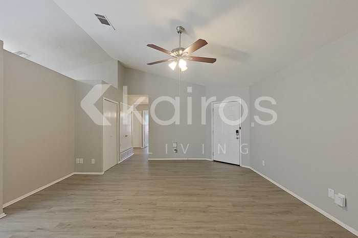 2805 Forest Creek Dr - Photo 2 of 21