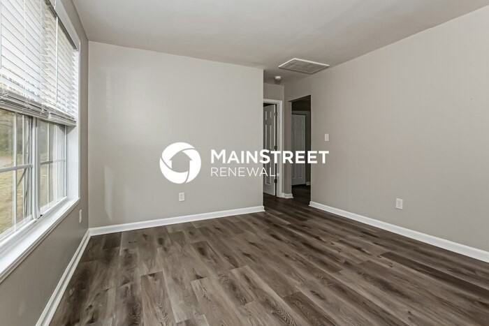 1850 Adams Ave - Photo 3 of 16