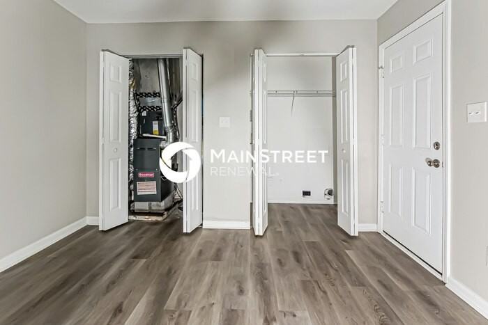 1850 Adams Ave - Photo 4 of 16