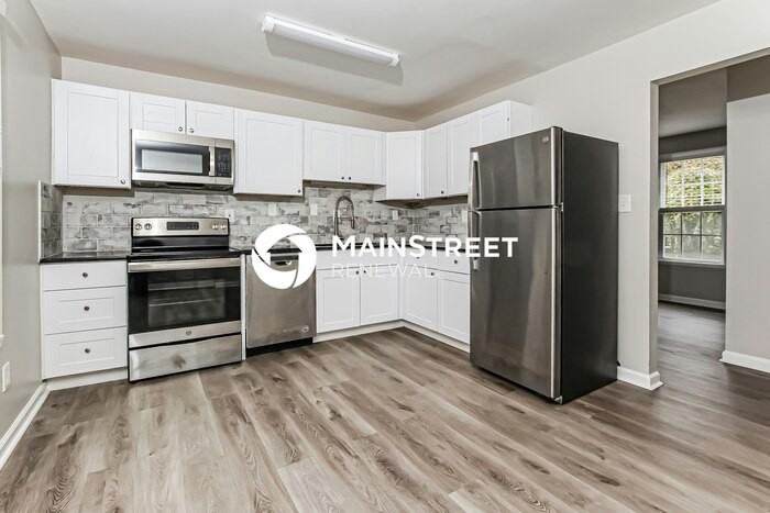 1850 Adams Ave - Photo 4 of 15