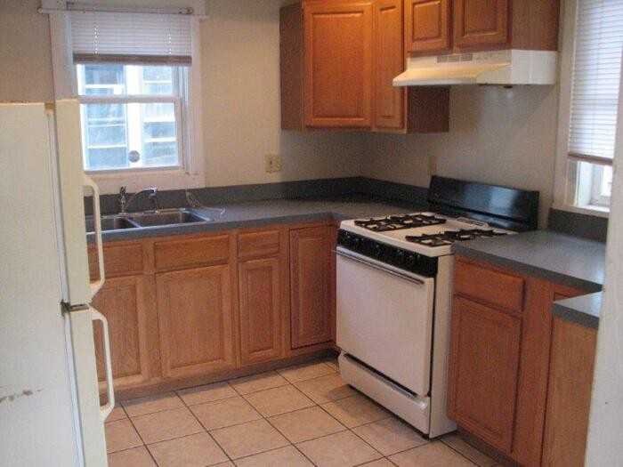 619 Potter St - Photo 4 of 5