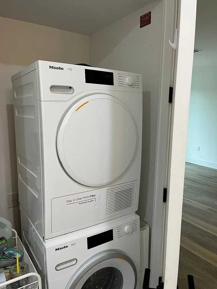 2709 E 5th St #2203 - Photo 4 of 17